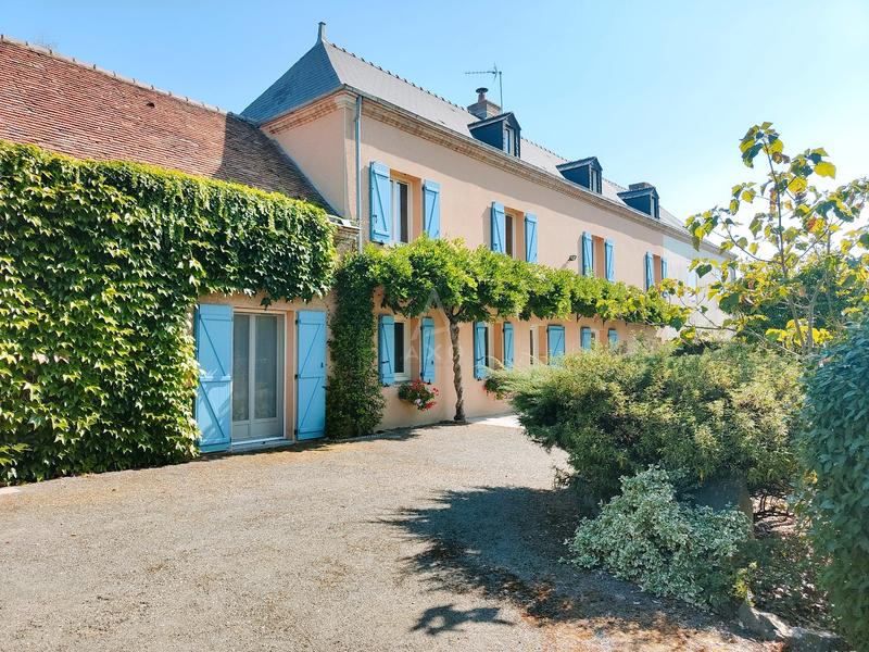 Maison - 250 m² - 7 pièces