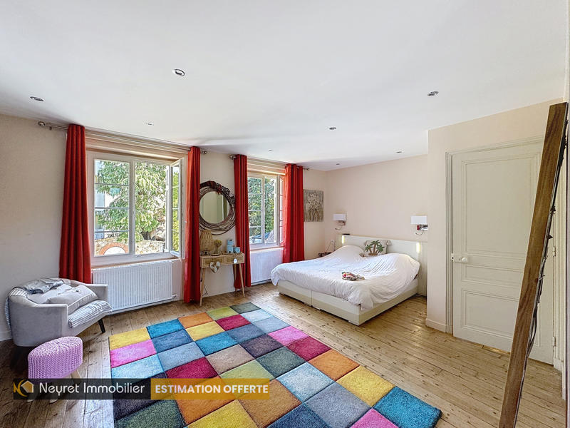 Maison - 300 m² - 10 pièces