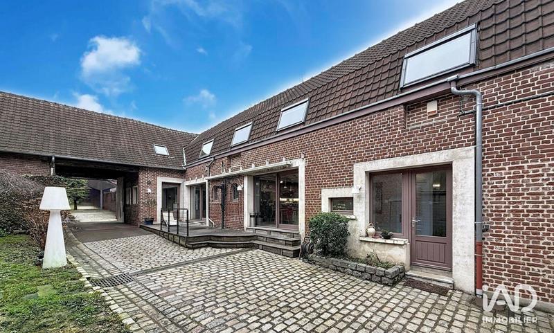 Maison - 449 m² - 9 pièces