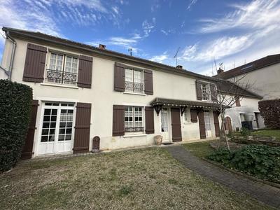 Maison - 200 m² - 6 pièces