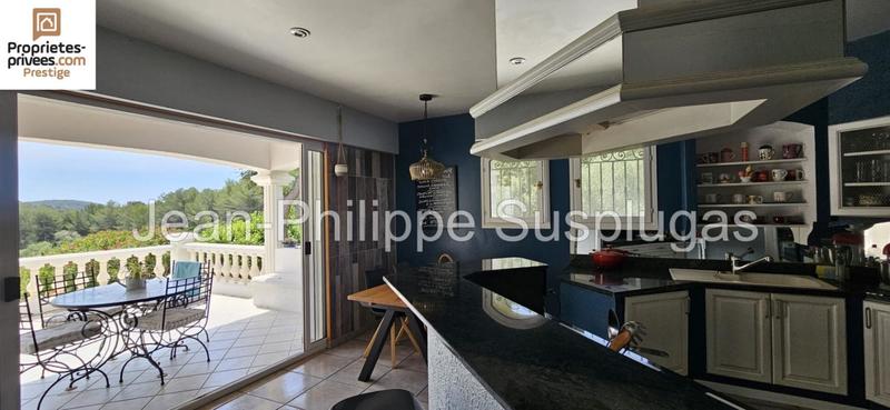 Maison - 260 m² - 7 pièces