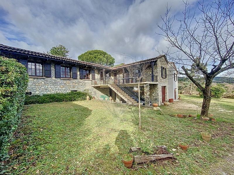 Maison - 128 m² - 7 pièces