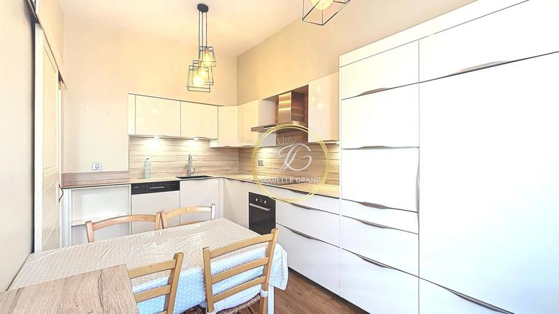 Maison de village - 196 m² - 10 pièces