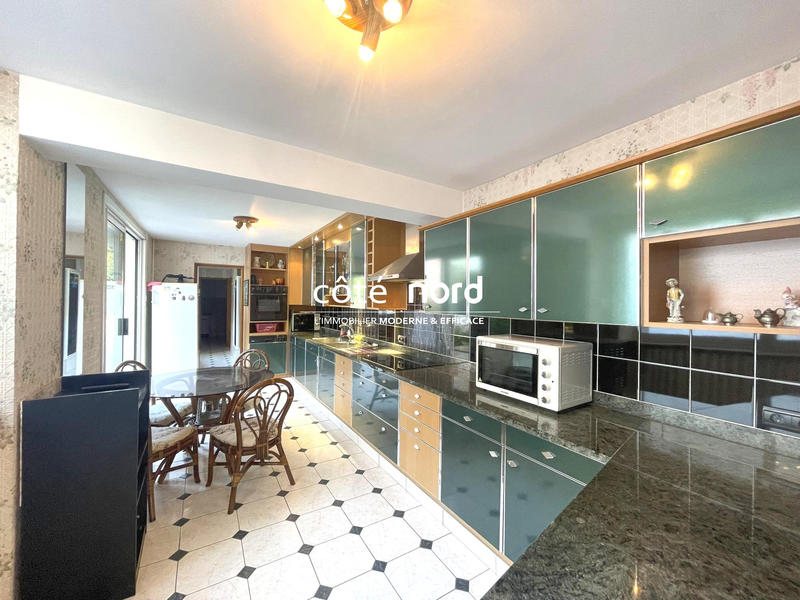 Maison - 179 m² - 8 pièces