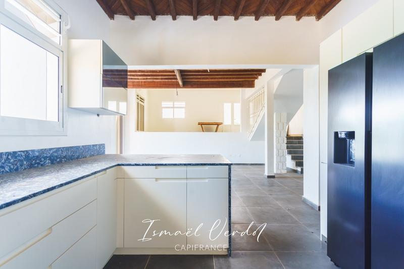 Maison - 392 m² - 20 pièces