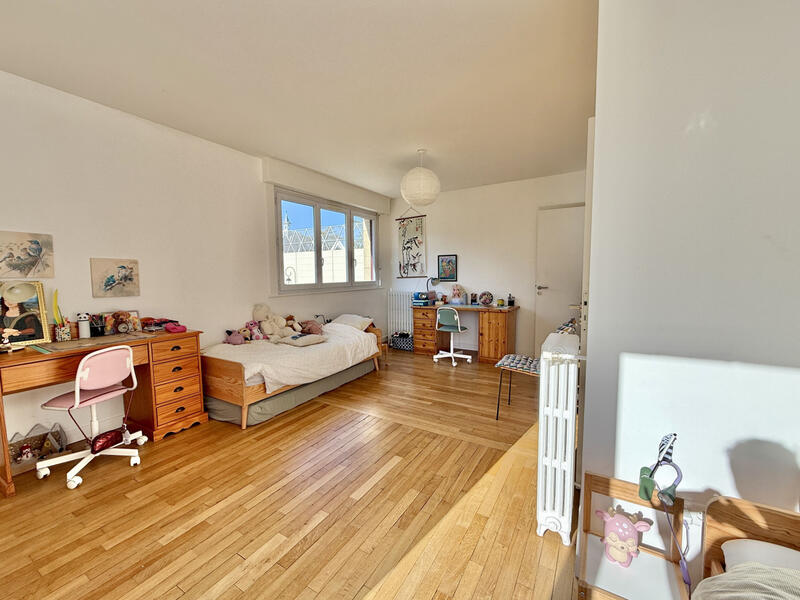 Appartement - 90 m² - 5 pièces