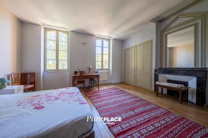 Maison - 292 m² - 9 pièces