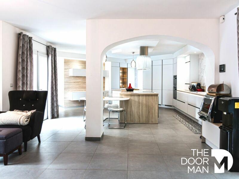 Propriété - 287 m² - 7 pièces