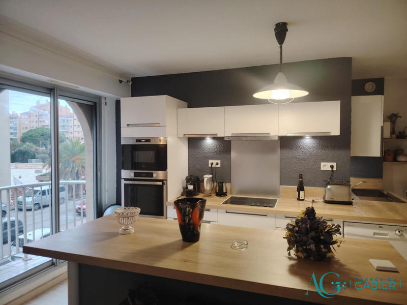 Appartement - 81 m² - 3 pièces