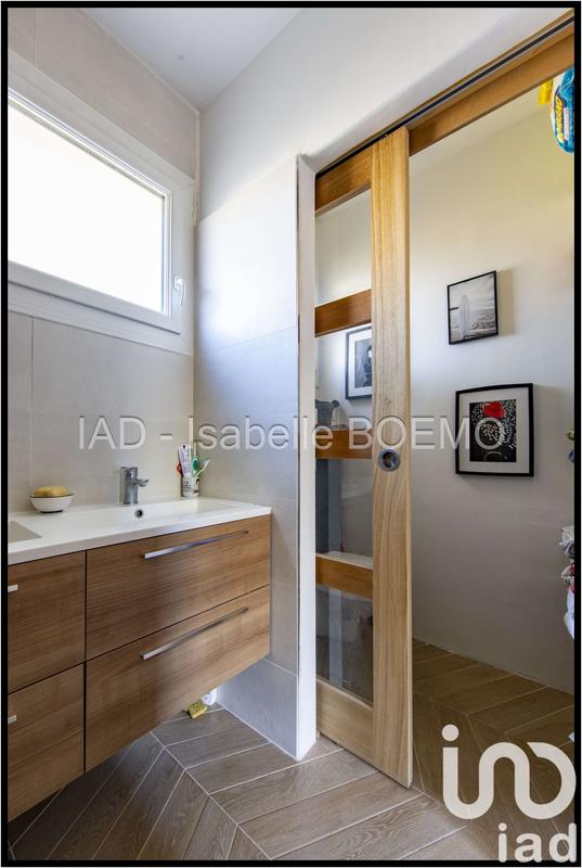 Maison - 216 m² - 9 pièces