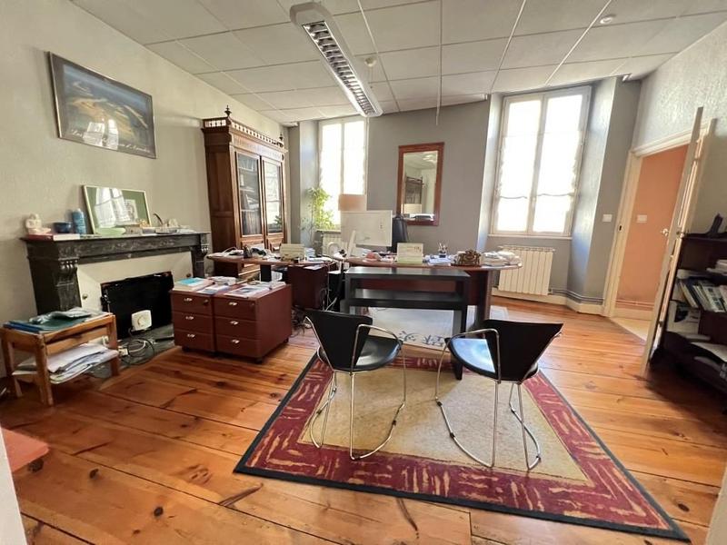 Maison - 467 m² - 15 pièces
