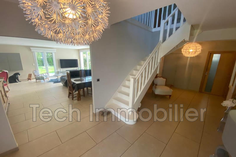 Villa - 306 m² - 8 pièces