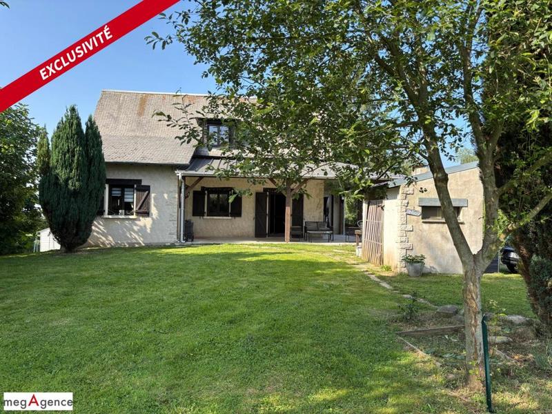 Maison traditionnelle - 168 m² - 8 pièces