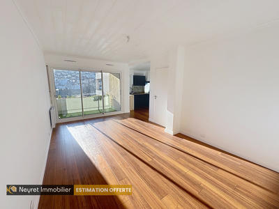 Appartement - 82 m² - 4 pièces