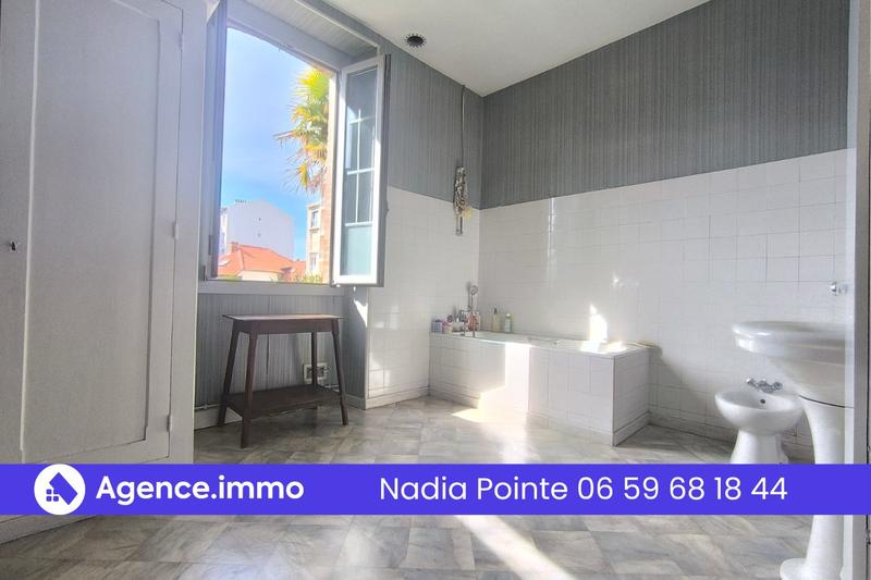 Maison - 174 m² - 7 pièces