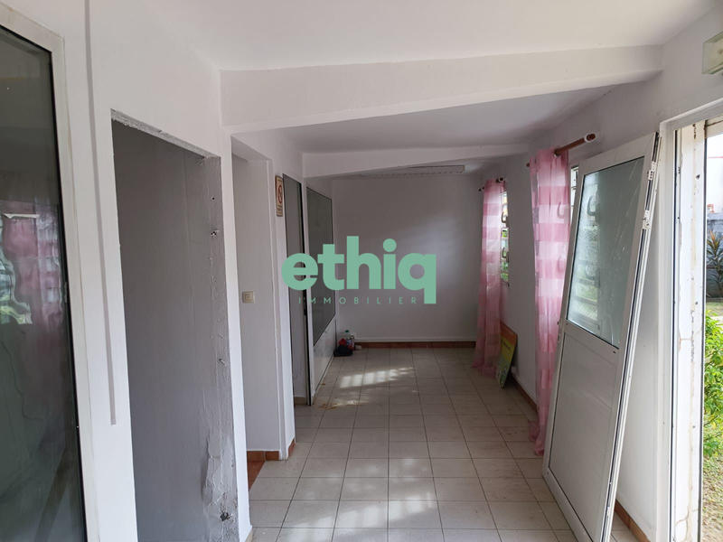 Local commercial - 95 m² - 3 pièces