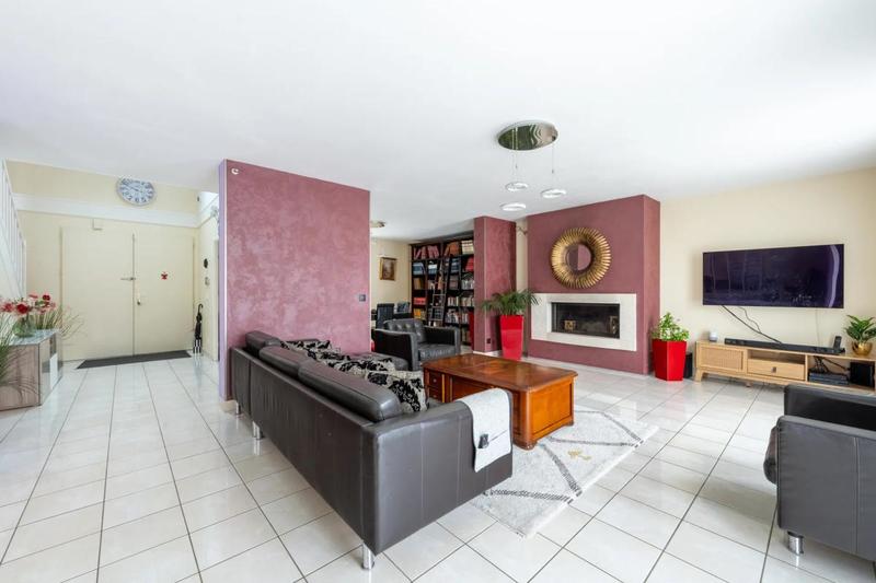 Maison - 199 m² - 7 pièces