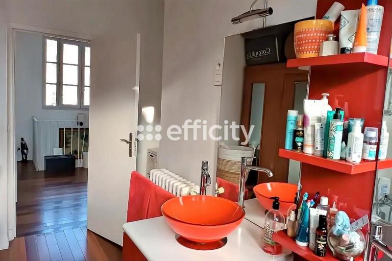 Maison - 326 m² - 6 pièces