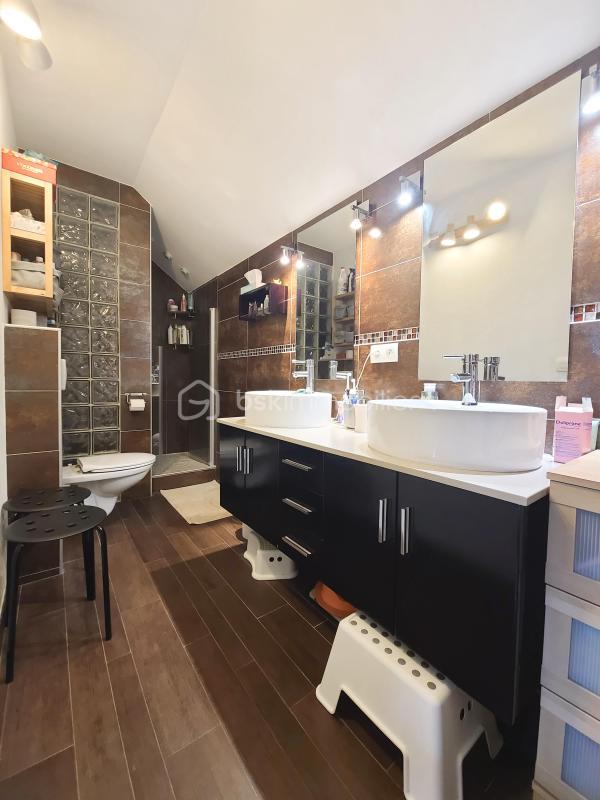 Pavillon - 131 m² - 7 pièces