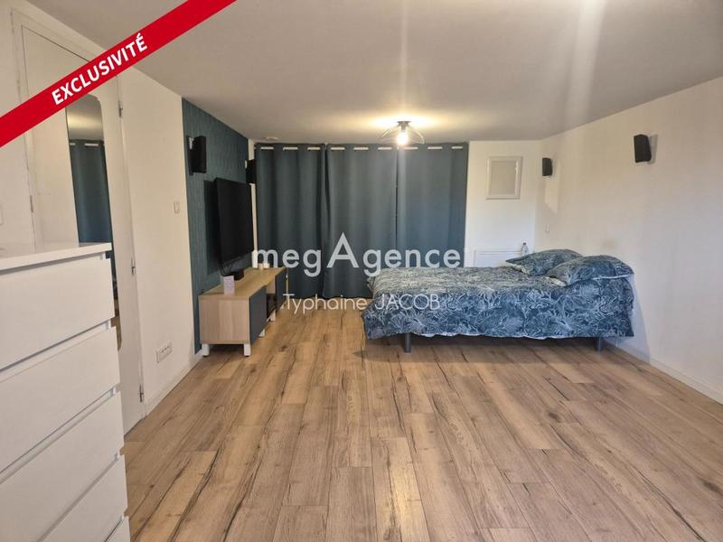 Maison traditionnelle - 176 m² - 8 pièces