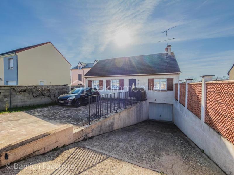 Maison traditionnelle - 80 m² - 5 pièces