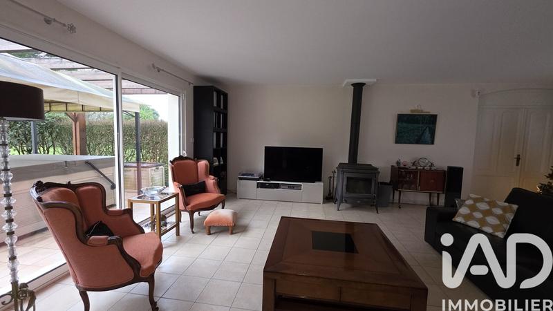 Maison - 240 m² - 9 pièces