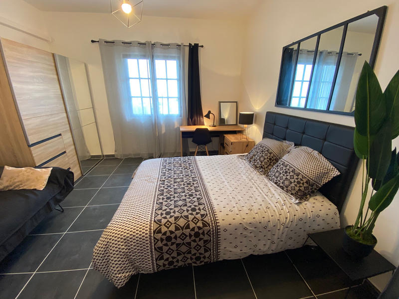 Appartement - 85 m² - 5 pièces