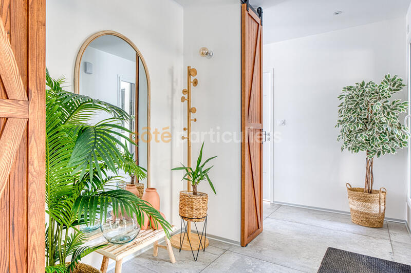 Maison - 237 m² - 10 pièces