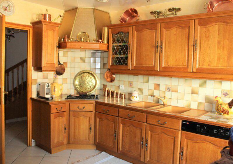 Maison - 230 m² - 6 pièces