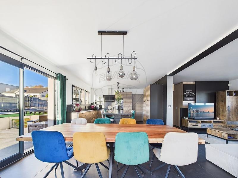 Maison - 141 m² - 6 pièces