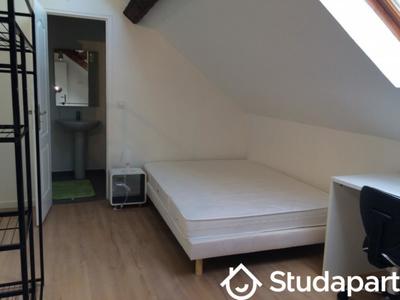Chambre - 10 m² - 1 pièce