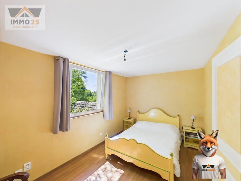 Maison - 240 m² - 9 pièces