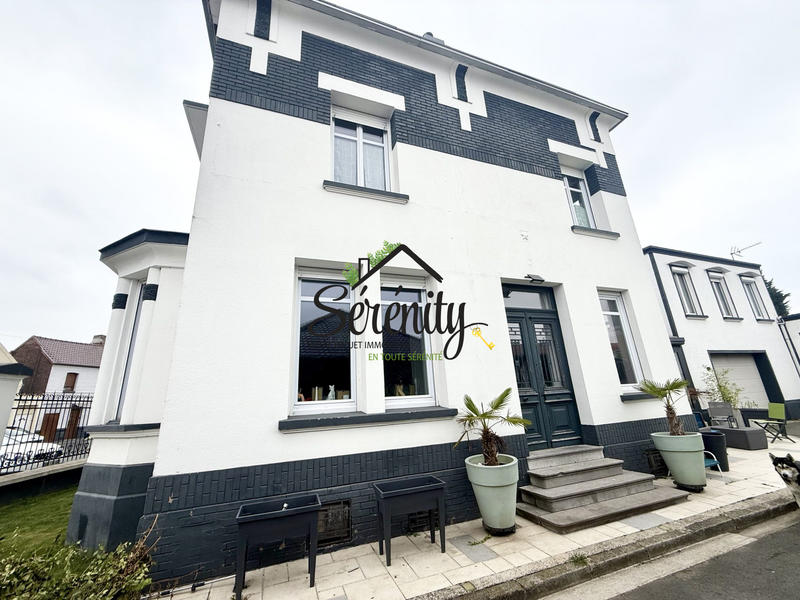 Maison - 195 m² - 8 pièces