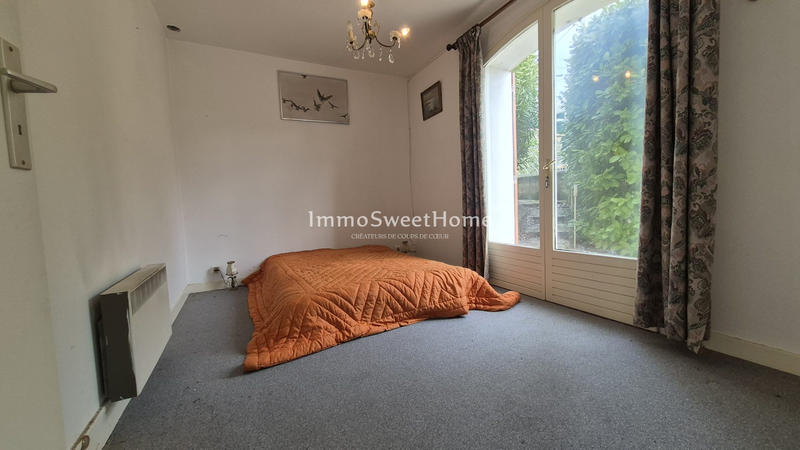 Villa - 242 m² - 9 pièces