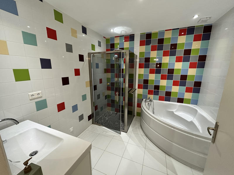 Maison - 217 m² - 7 pièces