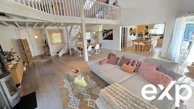 Maison - 219 m² - 7 pièces