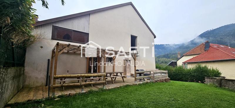 Maison - 251 m² - 7 pièces