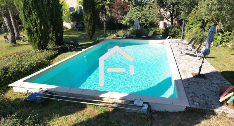 Maison - 474 m² - 15 pièces