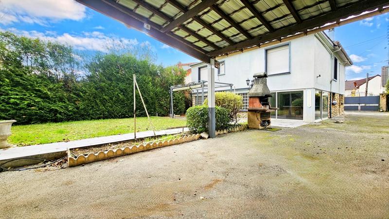 Maison - 177 m² - 7 pièces