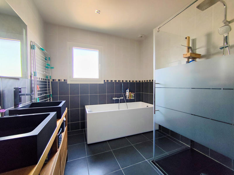 Maison - 111 m² - 5 pièces