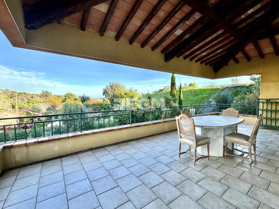 Villa - 332 m² - 7 pièces