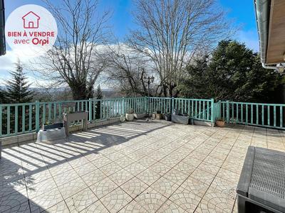 Maison - 197 m² - 8 pièces