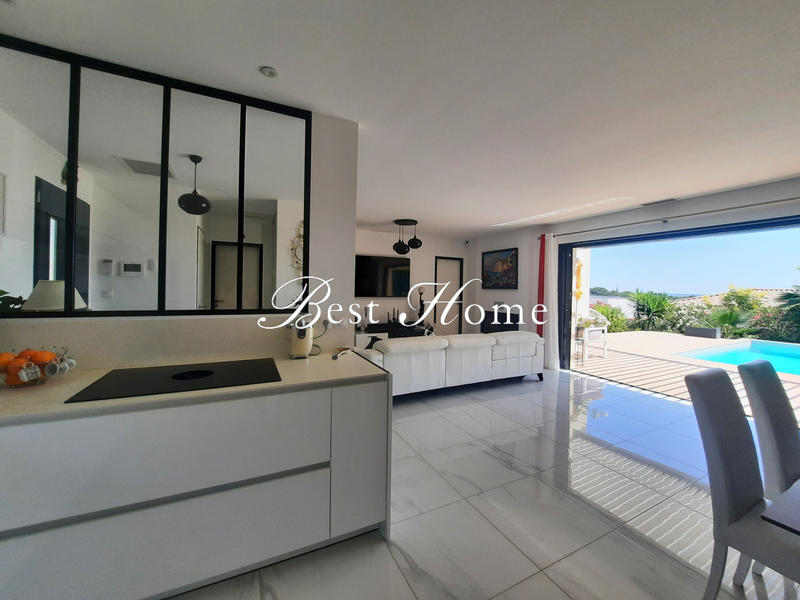 Maison - 140 m² - 6 pièces