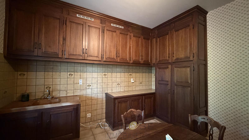 Maison - 300 m² - 7 pièces