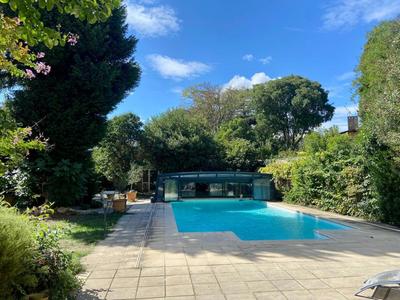 Maison de maîtres - 440 m² - 10 pièces