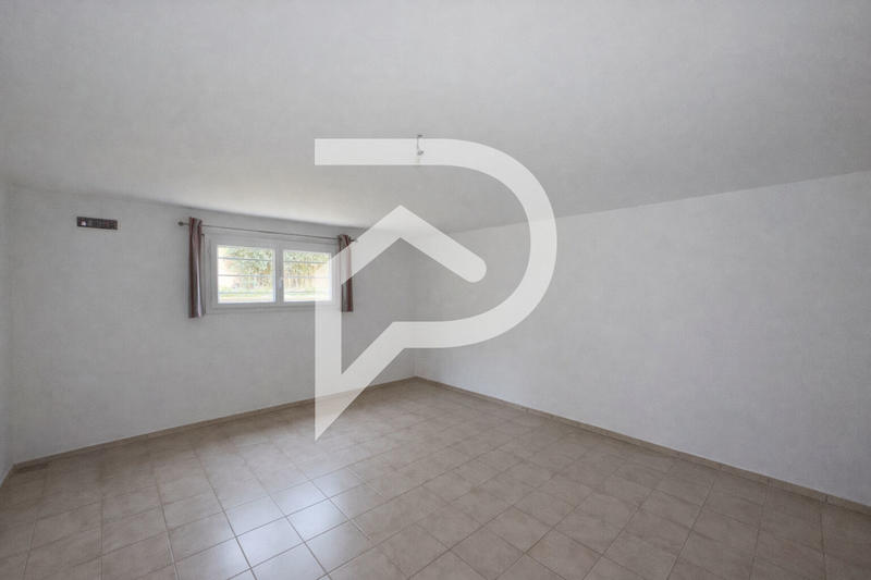 Maison - 224 m² - 7 pièces