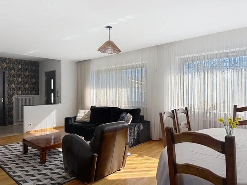 Maison - 167 m² - 7 pièces