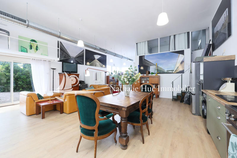 Maison - 300 m² - 7 pièces