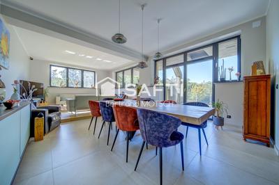 Appartement - 190 m² - 6 pièces