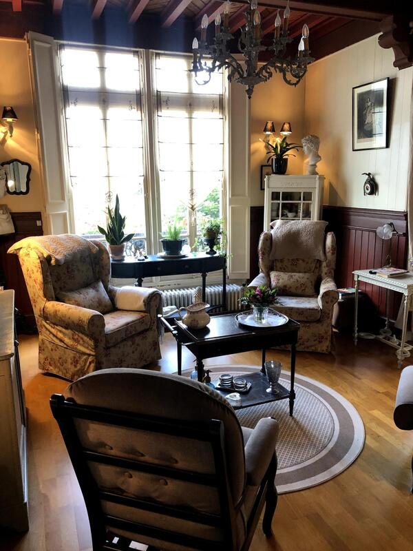 Maison - 225 m² - 9 pièces